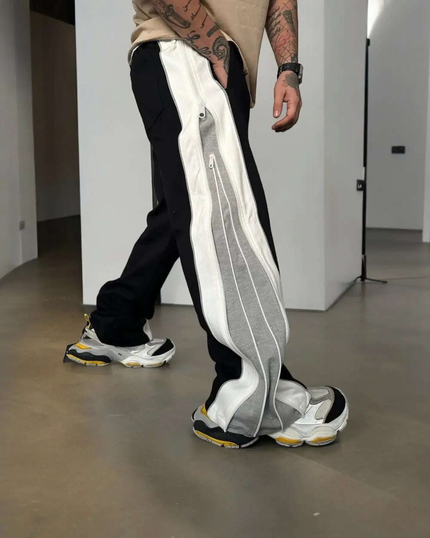 Urbon cloth Grey Straight Fit Baggy Pants 3 Way Zip Up