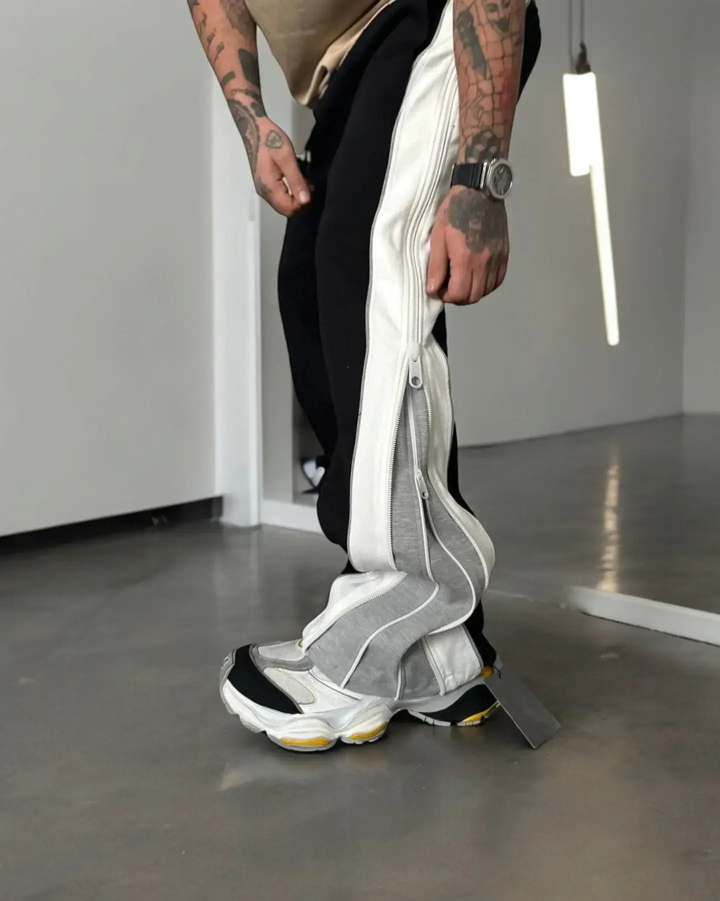 Urbon cloth Grey Straight Fit Baggy Pants 3 Way Zip Up